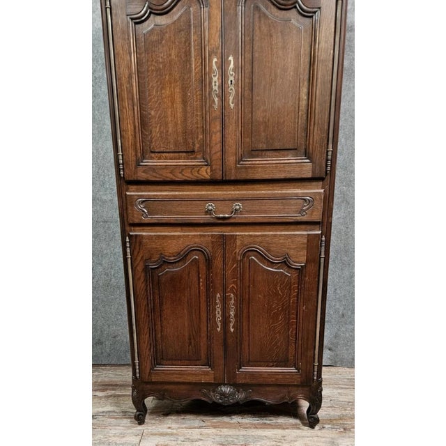 Rustic Bonnetière in Oak For Sale - Image 9 of 9