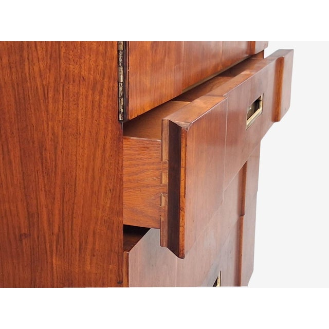 Auburn John Widdicomb, American Modern, Gentleman's Chest, Walnut, Brass, Usa, 1960s For Sale - Image 8 of 14