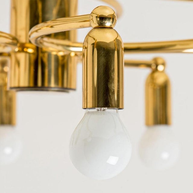 Gold Brass 16-Arm Flush Mount attributed to Sciolari, 1960s For Sale - Image 8 of 16