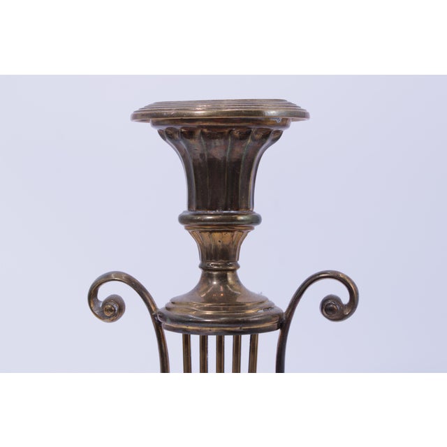 1980s 1980s Pair of Mottahedeh Brass Colonial Williamsburg Lyre Candlesticks For Sale - Image 5 of 14