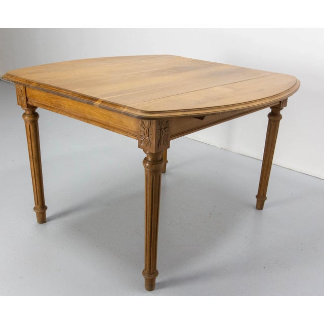 French Louis XVI Style Walnut Dining Extending Table, Late 19th Century For Sale - Image 4 of 13