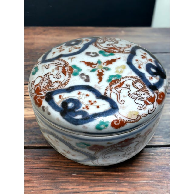 Japanese Late 19th Century Meiji Porcelain Imari Ware Lidded Trinket Box For Sale - Image 3 of 5