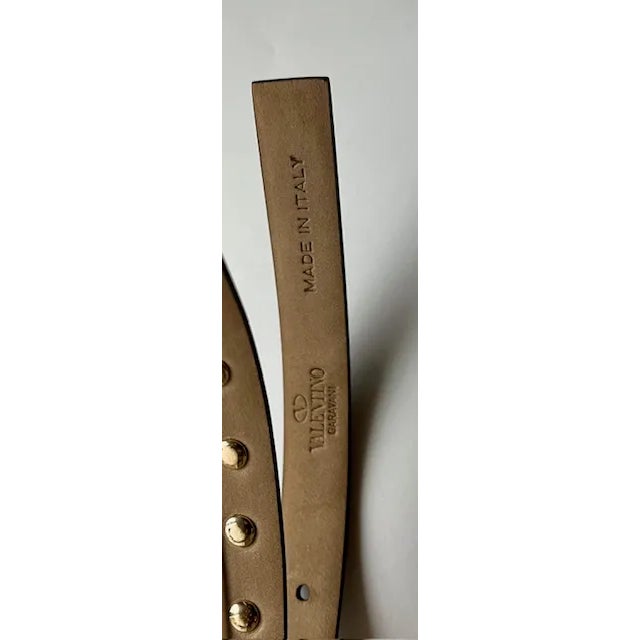 Modern Valentino Rockstud Calfskin Belt, Original Out of Production, Gold-Tone Studs & Buckle, Made in Italy, Brand New For Sale - Image 3 of 12