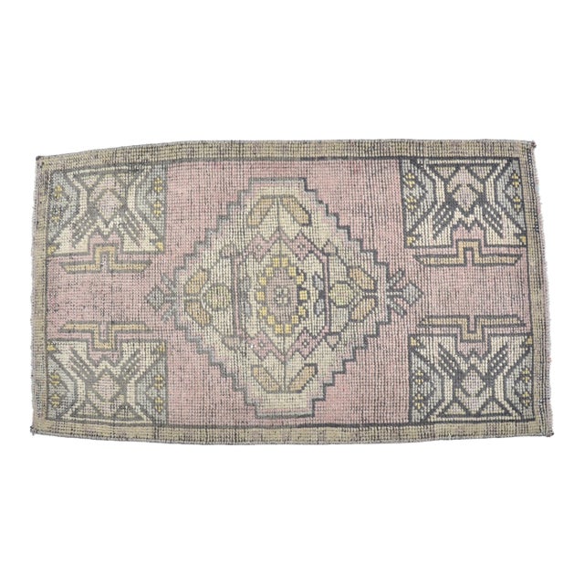 Mid 20th Century Small Oushak Floral Rug For Sale