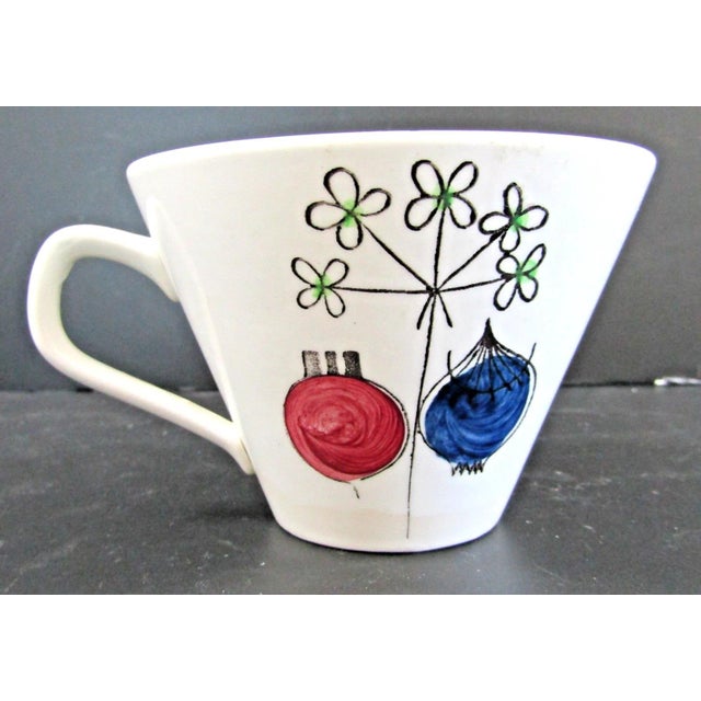 White 1950s Mid-Century Modern Rörstrand Sweden Pomona Picknick Two Cups and Saucers Design by Marianne Westman - 4pcs For Sale - Image 8 of 12