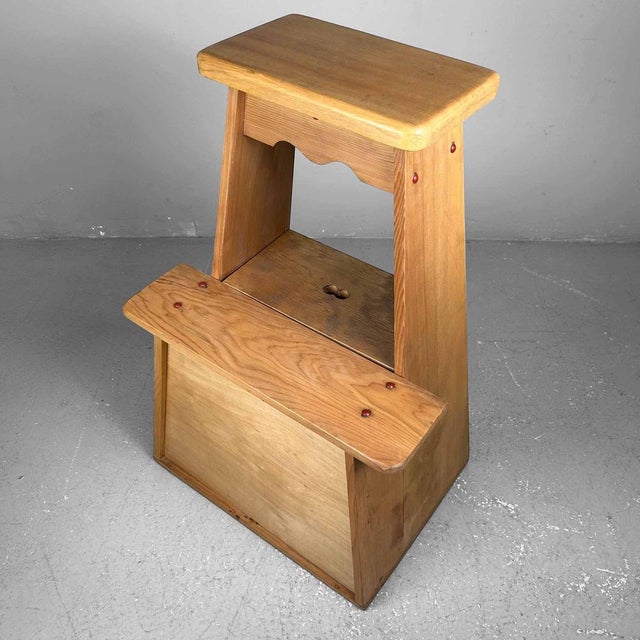 Beautiful vintage fumidai from the 1970s, Japan (literally: a stepping stool to reach high objects). Dimensions: height 70...