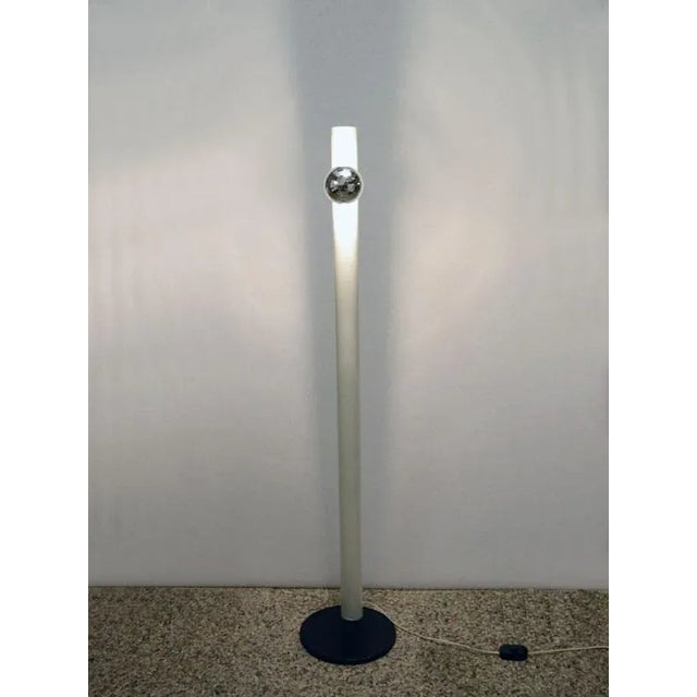 1970s Italian Inclined Floor Lamp in Painted Metal, 1970s For Sale - Image 5 of 9