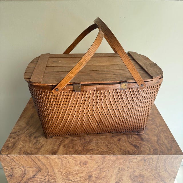 Farmhouse Mid 20th Century Slatted Top Wooden and Wicker Picnic Basket For Sale - Image 3 of 8