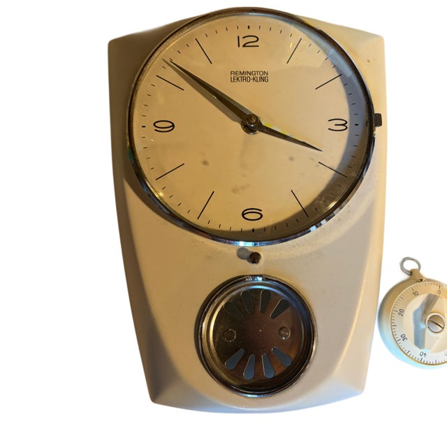 Wall Kitchen Clock in Porcelain and Glass Quartz with Egg Timer from Remington Lektro-Kling, 1964 For Sale - Image 4 of 6