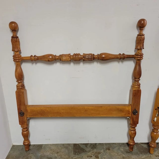 Early American Colonial Style Maple Cannonball Twin Beds With Blanket Rail - a Pair For Sale - Image 9 of 11