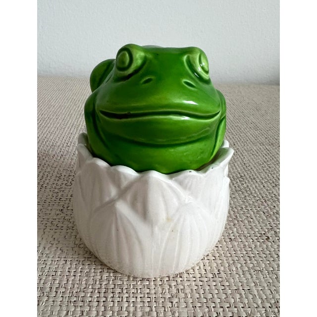 1980s Ceramic Frog and Lily Pad Salt & Pepper Shakers For Sale - Image 11 of 12