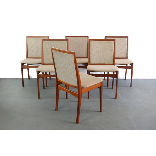 Mid-Century Modern Set of 6 Danish Modern Dining Chairs in Teak in Original Oatmeal Fabric, Denmark For Sale - Image 3 of 13