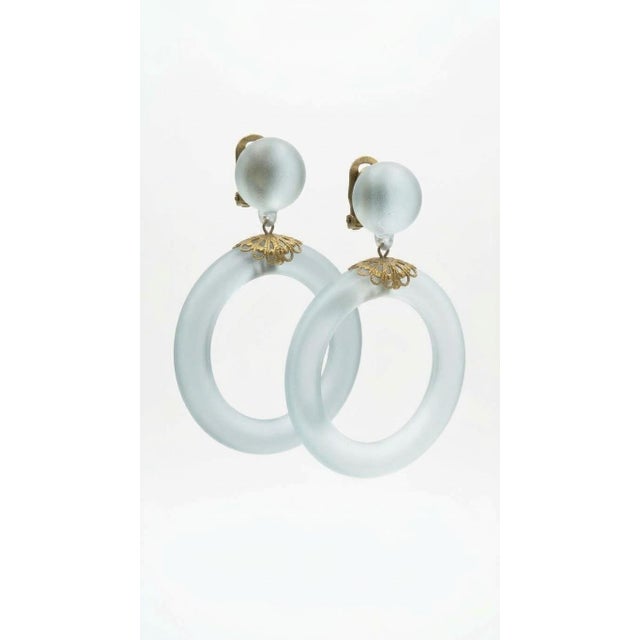 Vintage Frosted Resin Hoop Clip-on Earrings with Gold-Tone Filigree by Christian Dior, 1980s, Set of 2 For Sale - Image 3 of 3