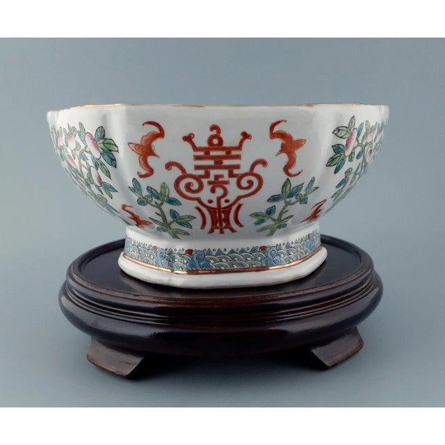 Chinese porcelain shou characters bowl. A lobed, hexagonal-sided bowl with a turquoise glazed interior and inset base and...