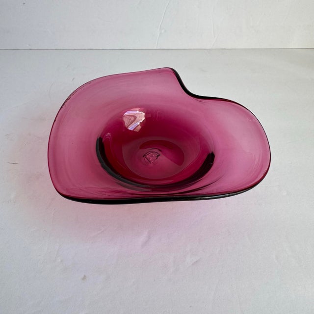 Dark Pink Vintage Pilgrim Art Glass Heart Dish Decorative Bowl Catchall Cranberry Pink For Sale - Image 8 of 12