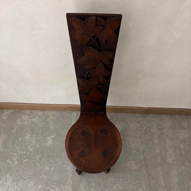 Side Chair in Carved Oak, in Very Good conditions. Designed 1960 to 1969