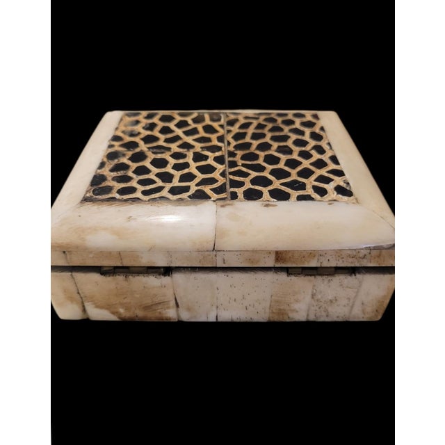 A beautiful vintage set of 3 inlaid camel bone leopard carved top trinket display boxes. The boxes are so pretty with such...