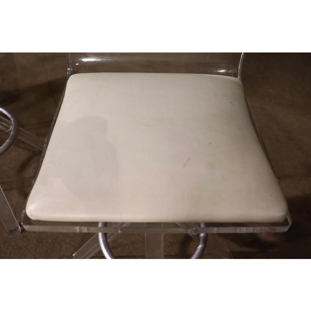 1960s Set of 3 1960s Mid-Century Lucite Stools For Sale - Image 5 of 12