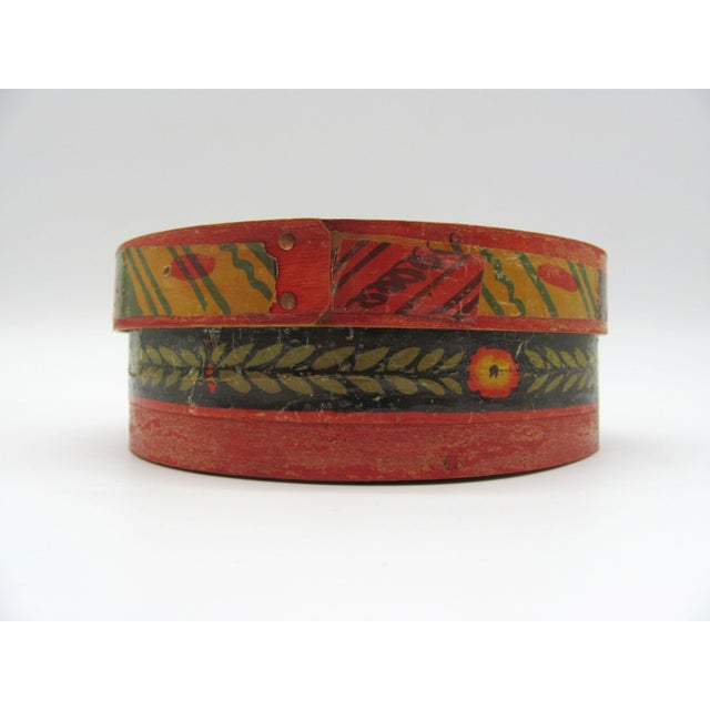 Antique American Tony Sarg Signed Wood Pantry Band Box Vassar College 1865 Tulip For Sale - Image 6 of 9