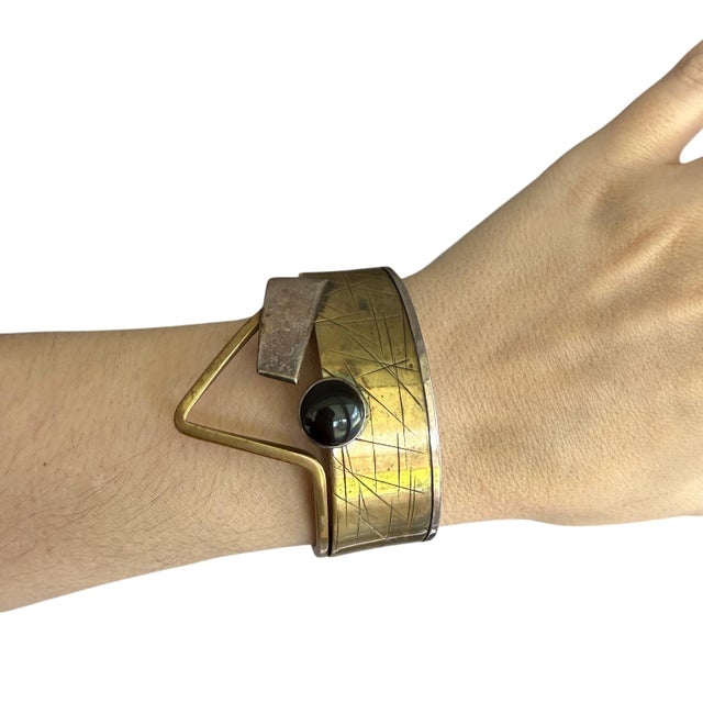 Vintage Hall McFall Sterling Silver Brass Black Onyx Modernist Cuff Bracelet For Sale - Image 4 of 14