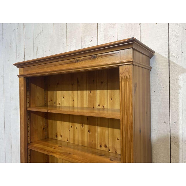 English fir shelf, modern manufacture from the 1990s. W=97cm, D=30cm, H=1m67.