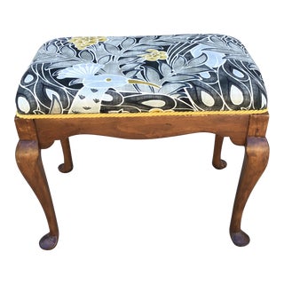 2000s Queen Anne Style Bench Upholstered Foyer Stool Vanity Stool For Sale