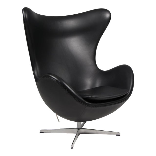 Egg Chair in Black Leather by Arne Jacobsen for Fritz Hansen, 2024 For Sale