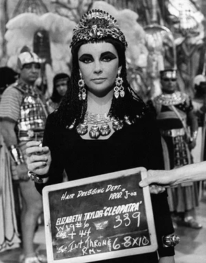 1963 Elizabeth Taylor as "Cleopatra" Hair and Costume Test (20x24 Canvas)