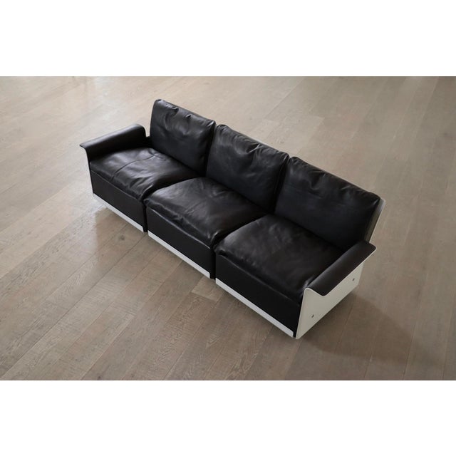 1970s Model 620 Two Seater Sofa in Black Leather by Dieter Rams for Vitsoe, 1979 For Sale - Image 5 of 11