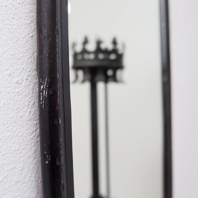 Full-length Mirror - Oval Measures : 30cm H:150cm This model is distinguished by its pointed and elongated oval shape,...