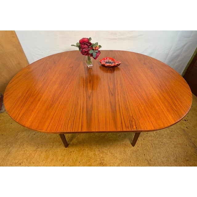 Mid-Century Teak Round Extending Dining Table from Nathan, 1960-1970 For Sale - Image 10 of 12