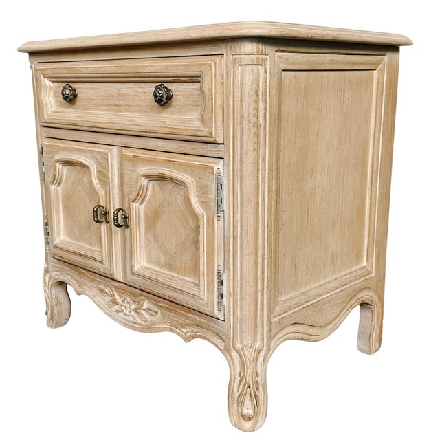 French Provincial 1970s Drexel French Provincial Cabernet Blanc Nightstands or End Tables - A Pair For Sale - Image 3 of 18