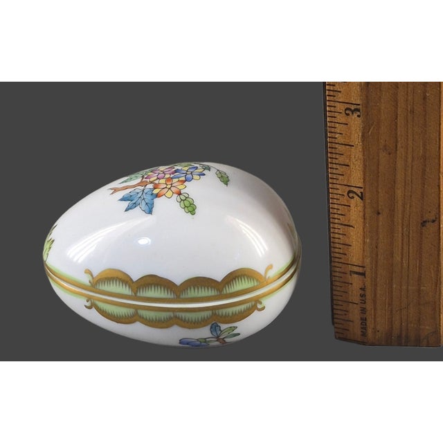 Herend Queen Victoria Pattern Fine Porcelain Hand Painted Floral Egg Trinket Box For Sale - Image 6 of 9