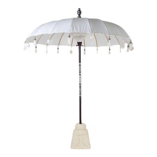 Anglo-Indian Style White Cotton Umbrella For Sale