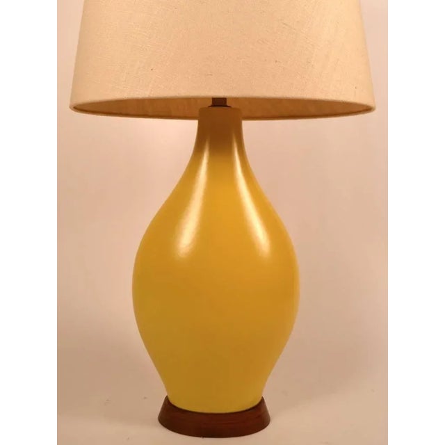 Large Teardrop Form Yellow Ceramic Table Lamp For Sale In New York - Image 6 of 7