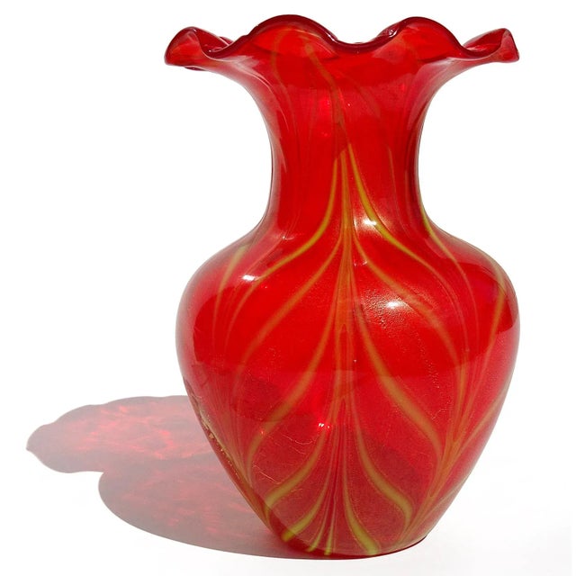 Murano Venetian Vintage Red Yellow Pulled Feather Gold Leaf Italian Art Glass Ruffle Rim Flower Vase For Sale In Orlando - Image 6 of 10
