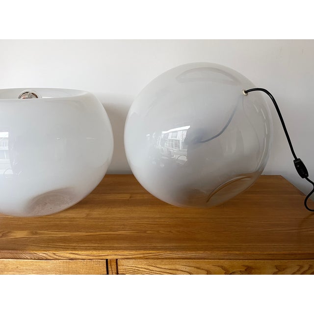 1970s Space Age Pair of Vacuna Murano Glass Lamps by Artemide, Italy, 1968 For Sale - Image 5 of 12
