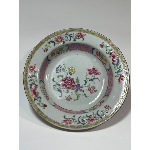 18th Century 18th Century Pair of Small Chinese Export Famille Rose Porcelain Plates For Sale - Image 5 of 8