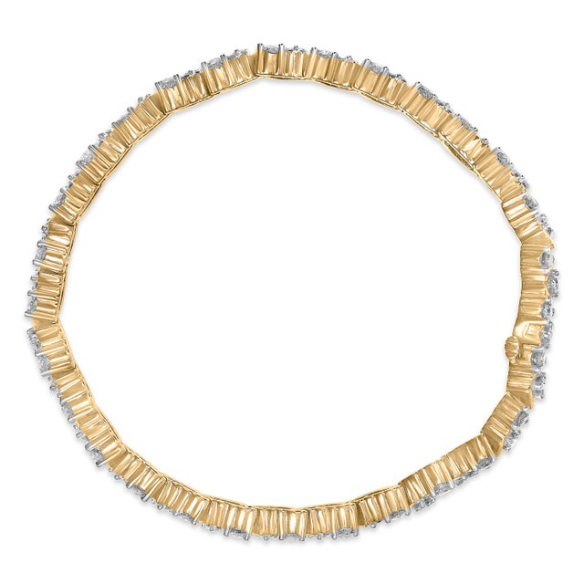 Contemporary 14K Yellow Gold 4.00 Cttw Diamond Triangle Link Tennis Bracelet (H-I Color, I1-I2 Clarity) - 7" Inches For Sale - Image 3 of 5