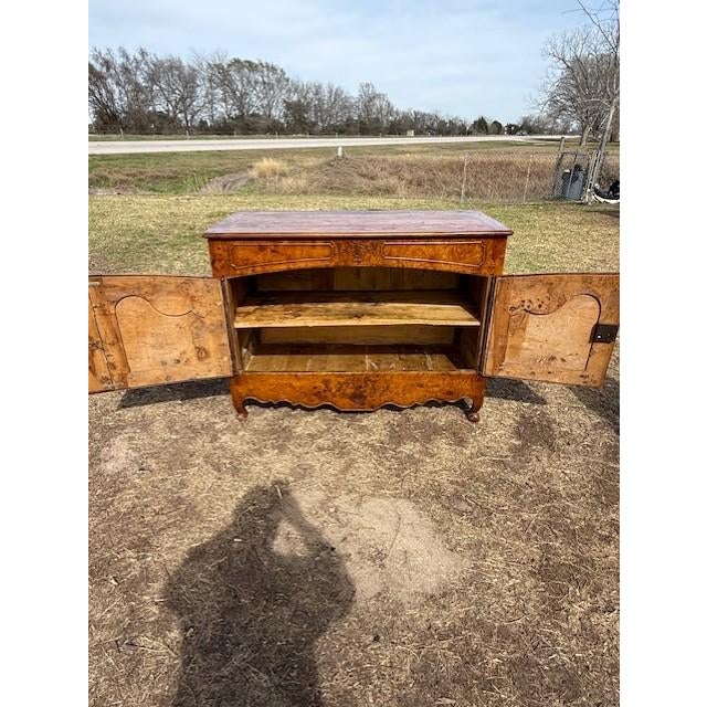 French Provincial 18th Century French Provinciale Louis XV Solid Burl Walnut Sideboard / Buffet For Sale - Image 3 of 18