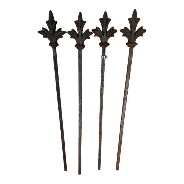 Late 19th Century Victorian Fleur-De-Lis or Starburst Topped Fence Posts - Set of 4 For Sale