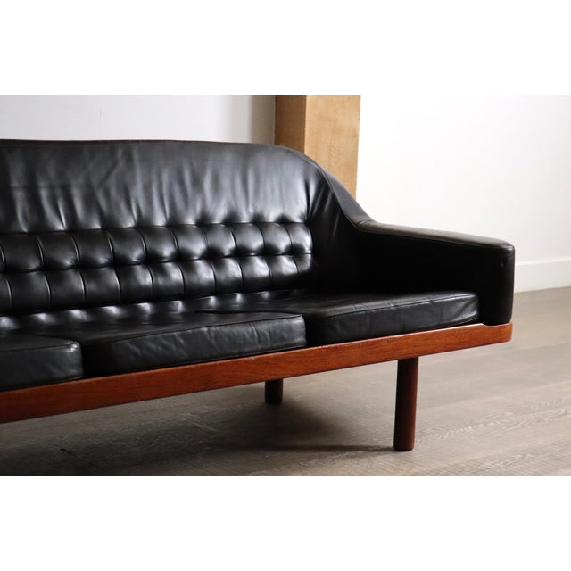 1960s Model 2010 Sofa in Black Leather by Arne Halvorsen, Norway, 1960s For Sale - Image 5 of 11