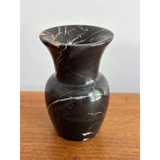 Small Italian 1970s R. Romanelli Marble Bud Vase Sculpture For Sale - Image 4 of 6