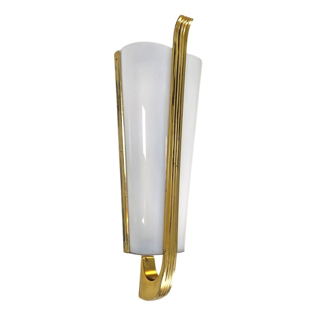 Mid-Century Modern Italian White Acrylic Glass and Brass Wall Lamp, 1950s For Sale