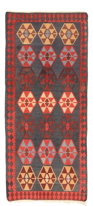 Vintage Persian Shiraz Kilim Rug - 04'06 X 10'06
