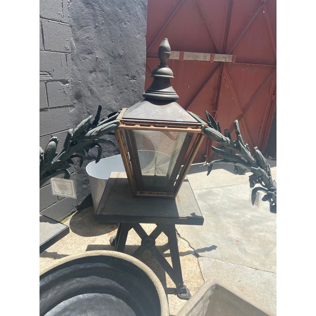 English Early 20th Century Cast Iron and Copper Entryway Gas Lantern For Sale - Image 3 of 3