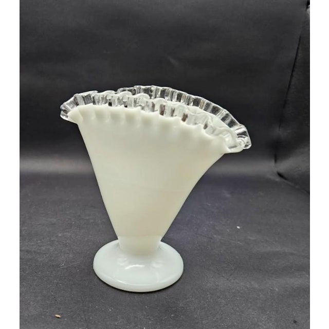 1950s Vintage Fenton Clear Crest Ruffled Edge Milk Glass Fan Shaped Vase For Sale - Image 5 of 7