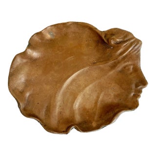 1920s Art Nouveau Bronze Figurative Catchall Dish For Sale