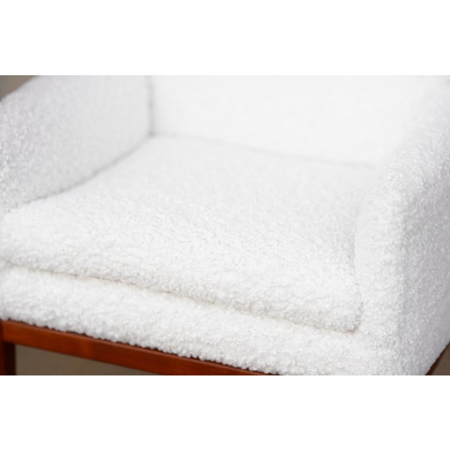 These 1960s attributed Jens Risom pair of lounge chairs, without tags, have been reupholstered with all new high density...