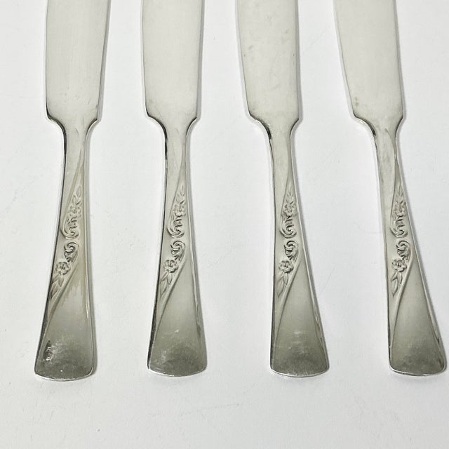 1970s Vintage Traditional Boho Chic Revelation Silverplate Butter Knife - Set of 4 For Sale - Image 4 of 9